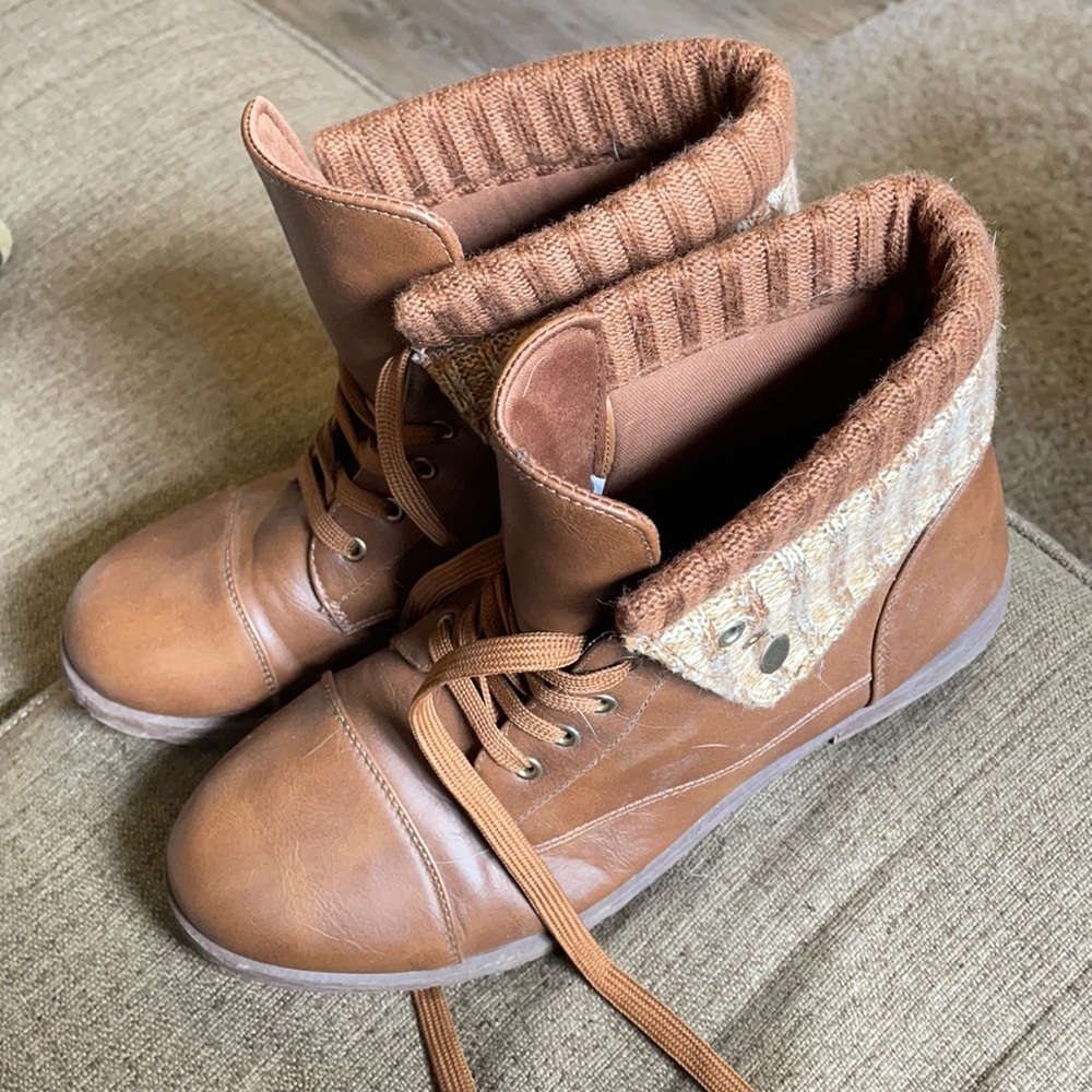 10W Brown Boots